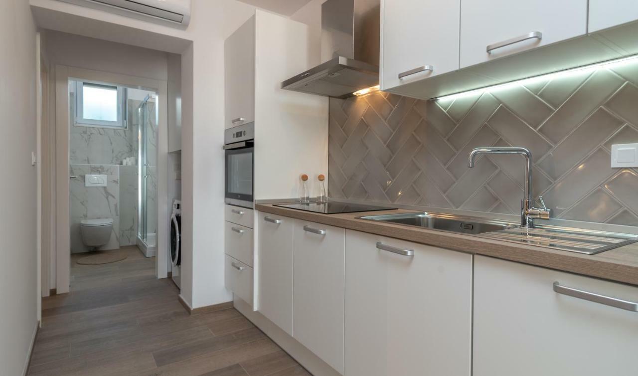 Apartments Flora Трогір Екстер'єр фото