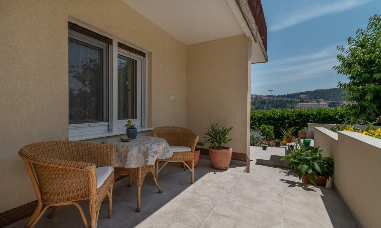 Apartments Flora Трогір Екстер'єр фото