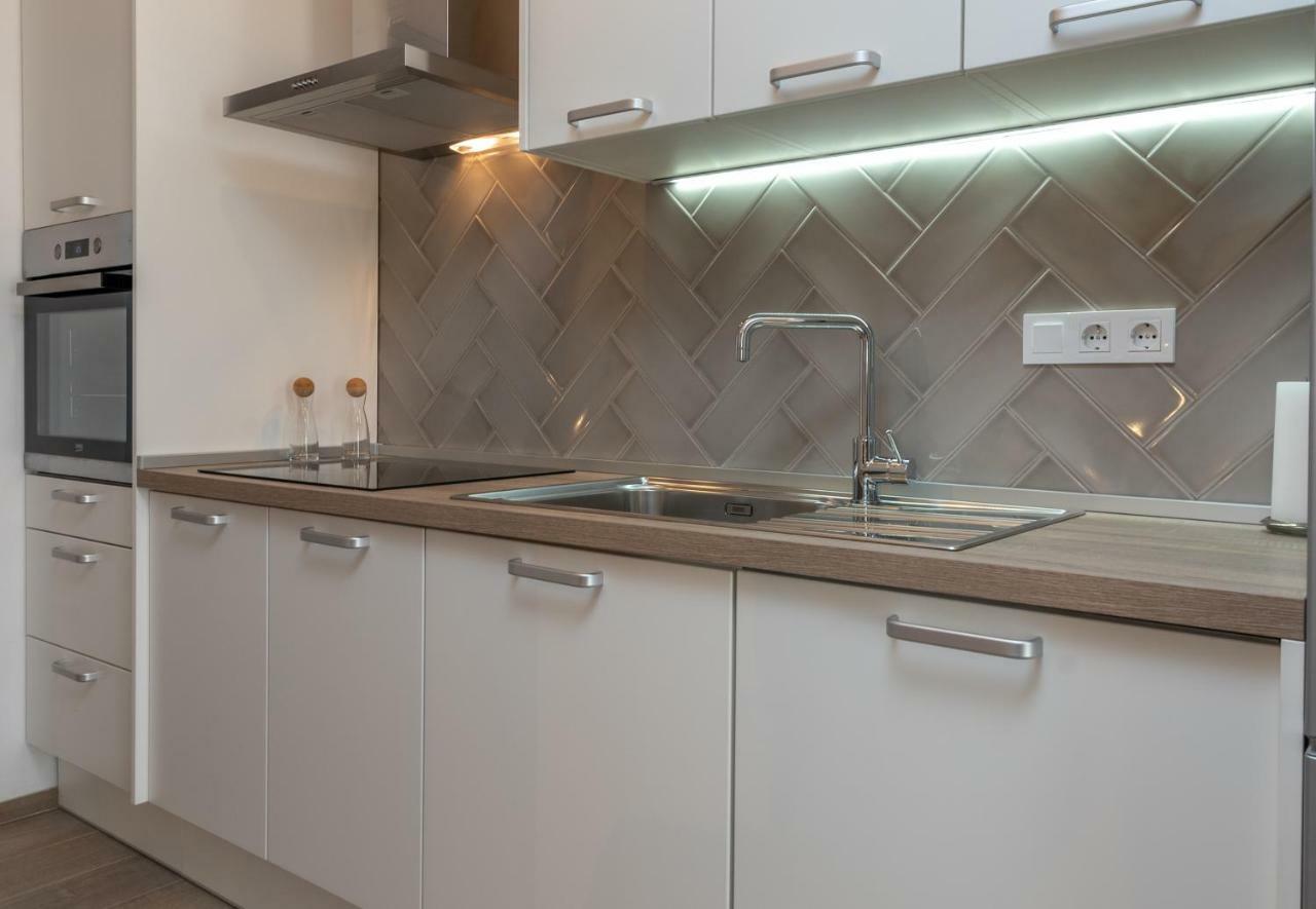 Apartments Flora Трогір Екстер'єр фото