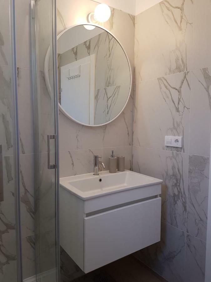 Apartments Flora Трогір Екстер'єр фото