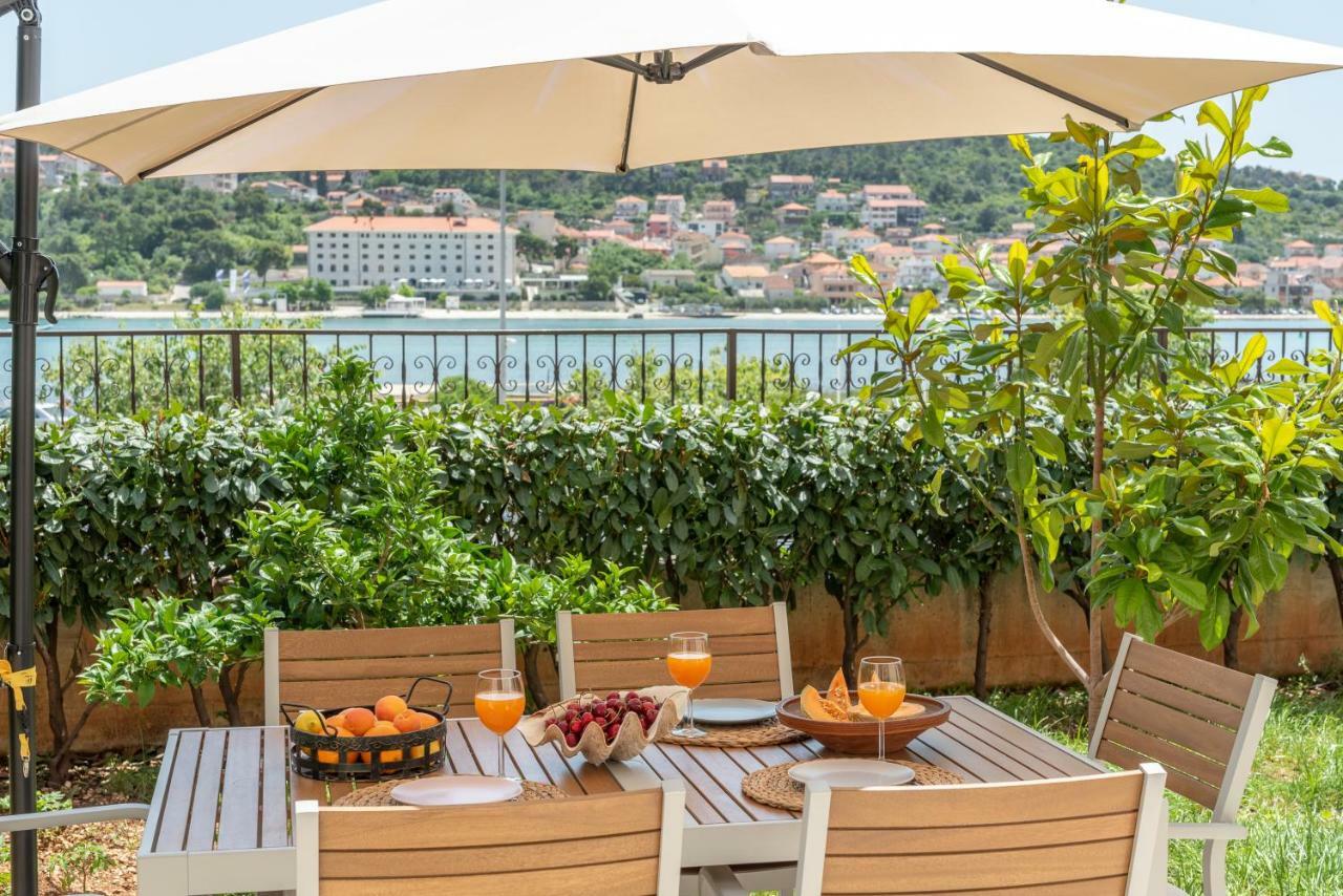 Apartments Flora Трогір Екстер'єр фото