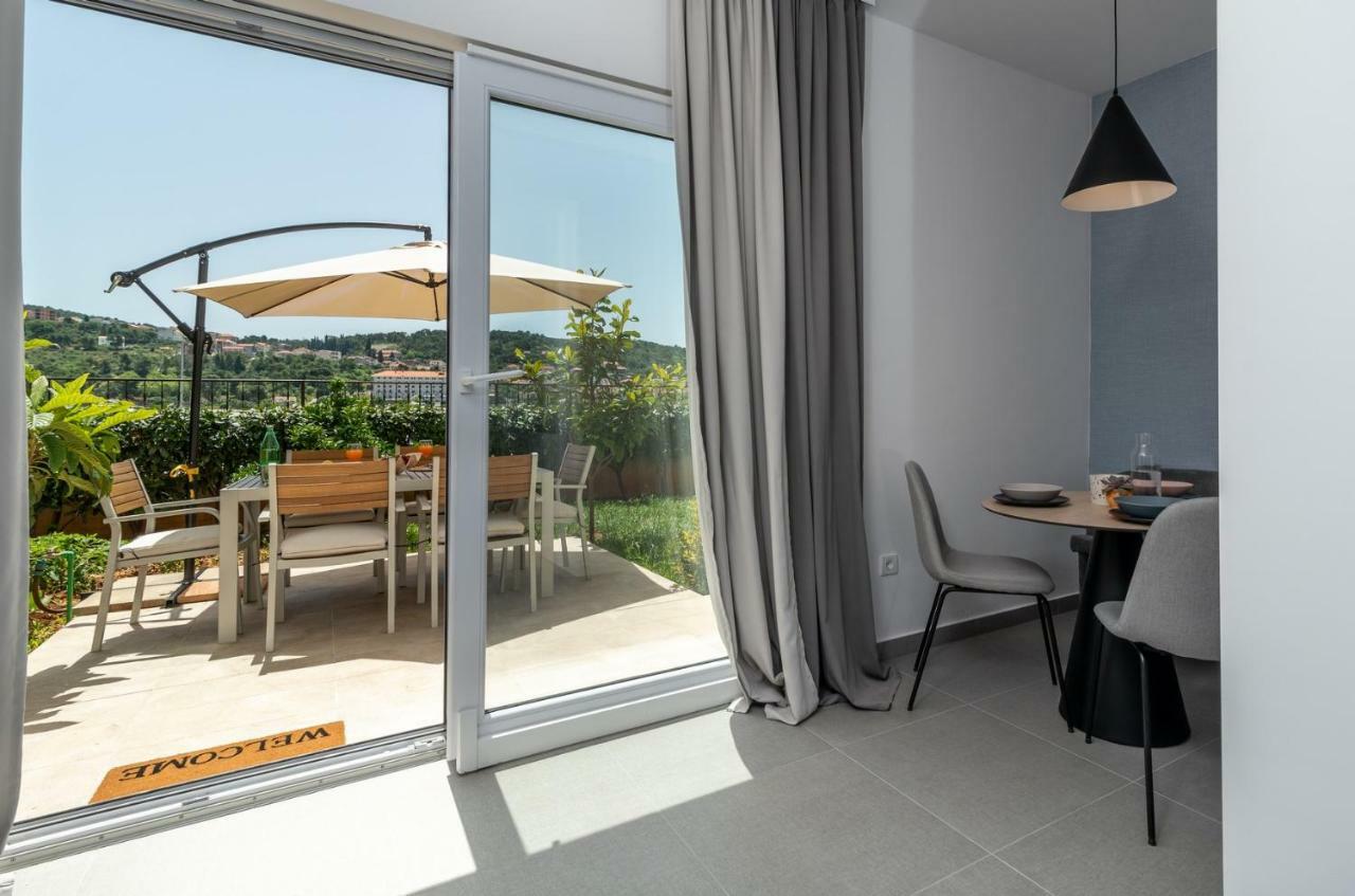 Apartments Flora Трогір Екстер'єр фото