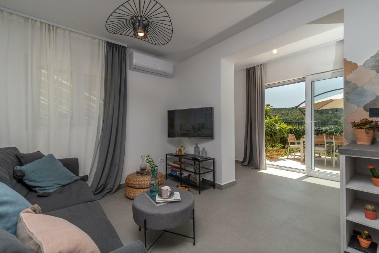 Apartments Flora Трогір Екстер'єр фото