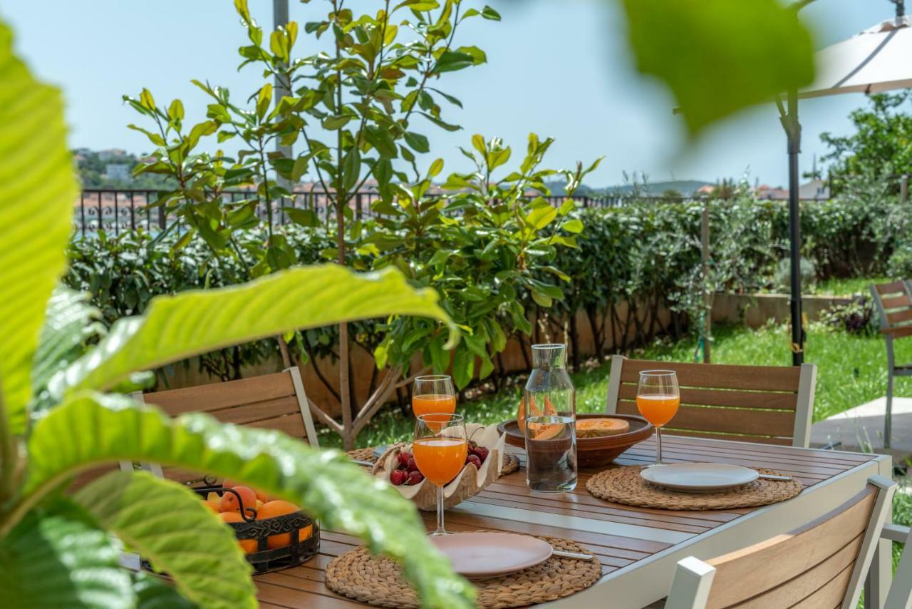 Apartments Flora Трогір Екстер'єр фото