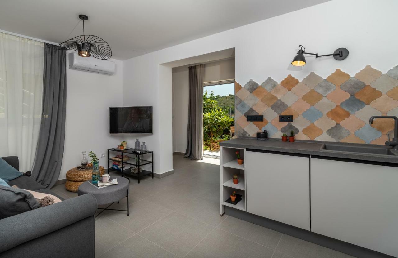 Apartments Flora Трогір Екстер'єр фото