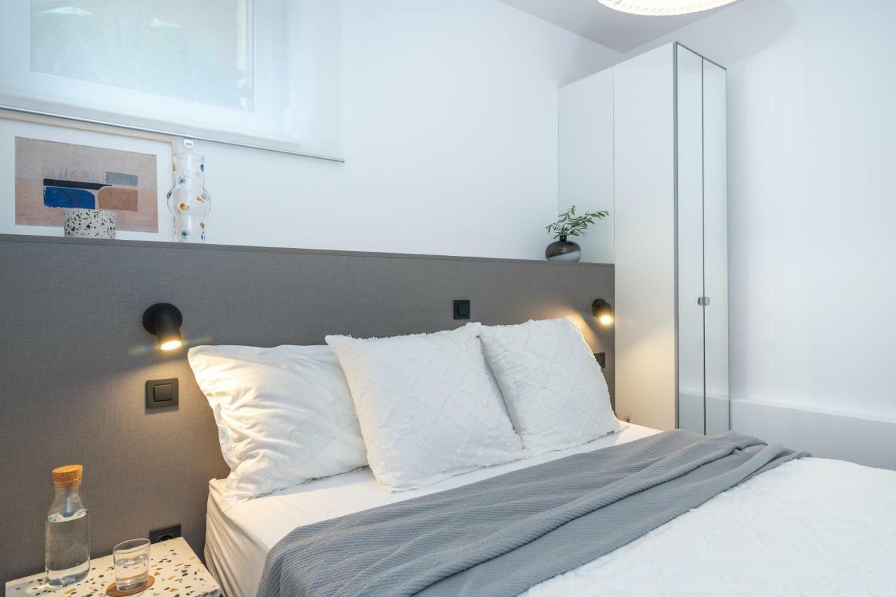 Apartments Flora Трогір Екстер'єр фото