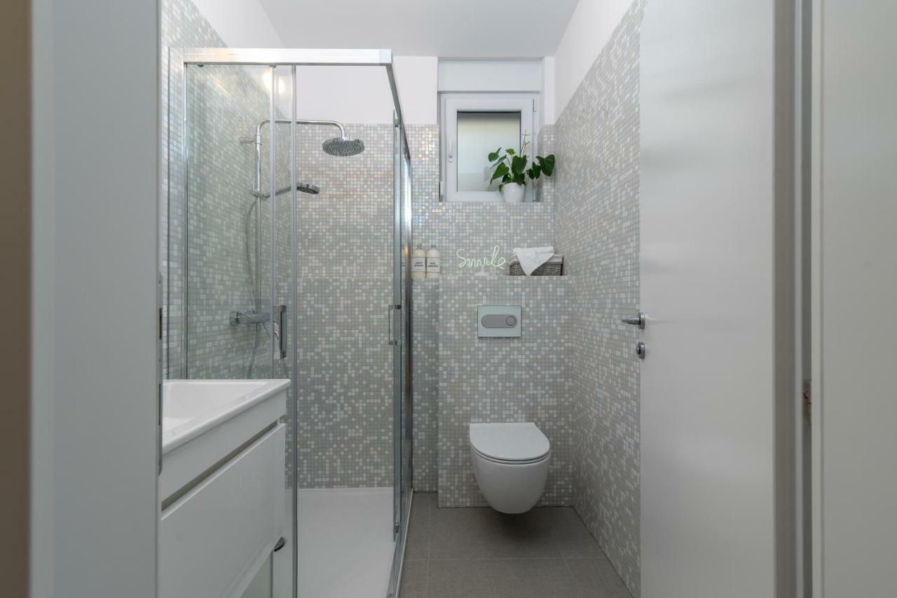 Apartments Flora Трогір Екстер'єр фото